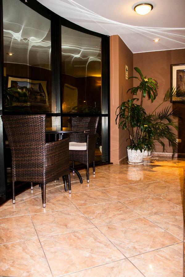 Solis Dies Hotel Lima Buitenkant foto
